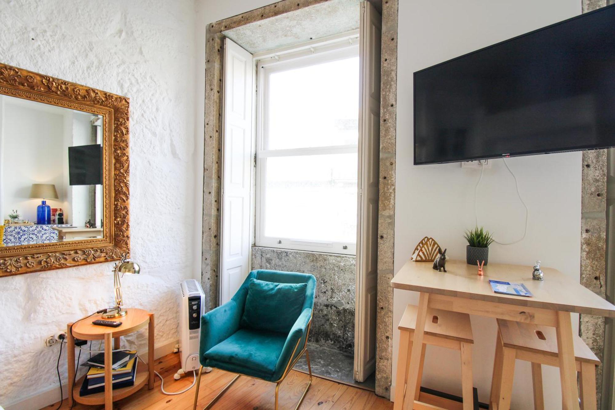 Historic Oldtown Getaway Apartment Porto Exterior photo